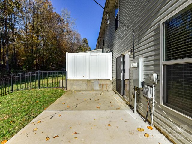 2568 Royal York Avenue, Charlotte, NC 28210