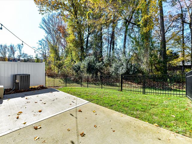 2568 Royal York Avenue, Charlotte, NC 28210