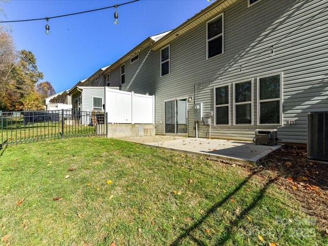 2568 Royal York Avenue, Charlotte, NC 28210