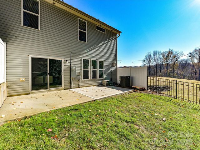 2568 Royal York Avenue, Charlotte, NC 28210