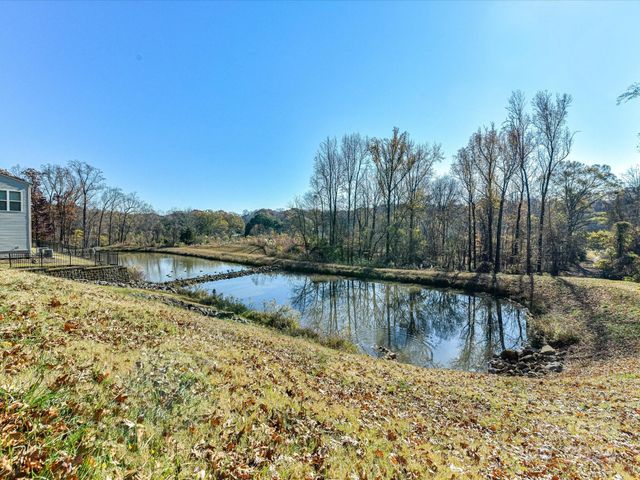 2568 Royal York Avenue, Charlotte, NC 28210