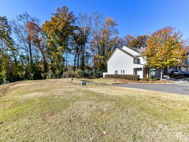 2568 Royal York Avenue, Charlotte, NC 28210