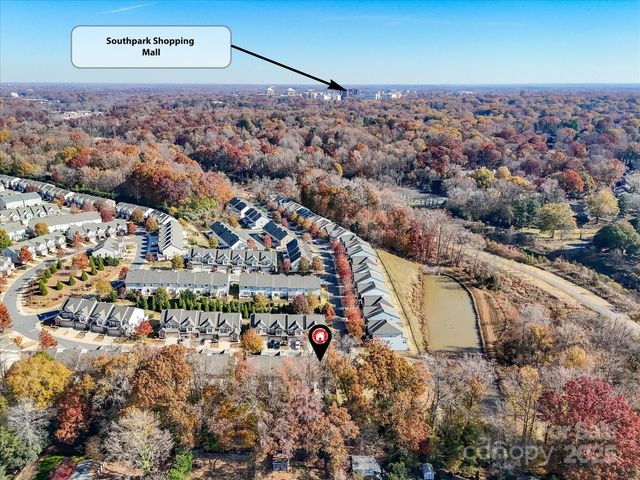 2568 Royal York Avenue, Charlotte, NC 28210