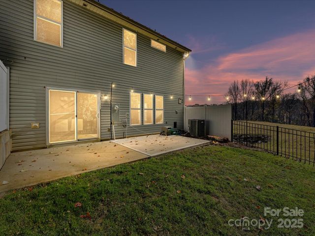 2568 Royal York Avenue, Charlotte, NC 28210