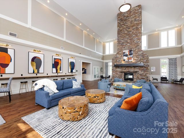 2568 Royal York Avenue, Charlotte, NC 28210