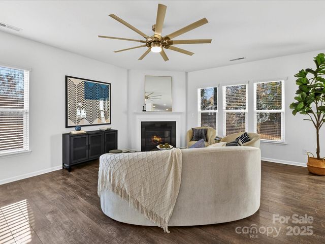 2568 Royal York Avenue, Charlotte, NC 28210