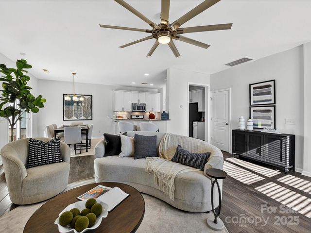 2568 Royal York Avenue, Charlotte, NC 28210