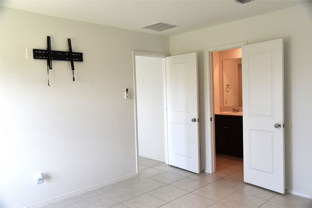 348 Dry Canyon Way, Fort Worth, TX 76052