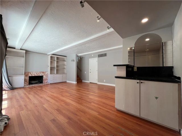 4527 Stark, Woodland Hills, CA 91364