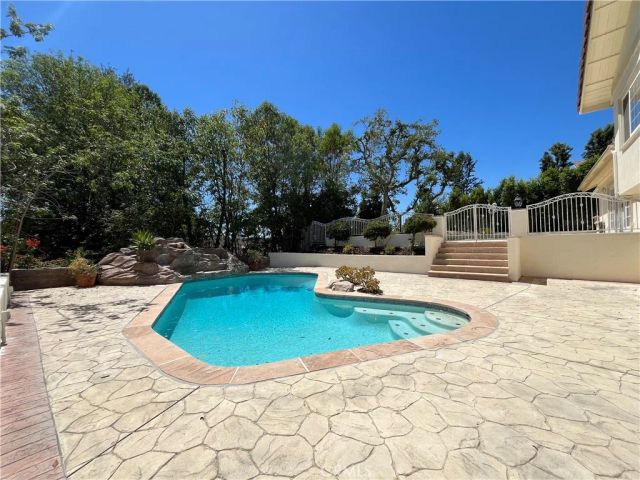 4527 Stark, Woodland Hills, CA 91364