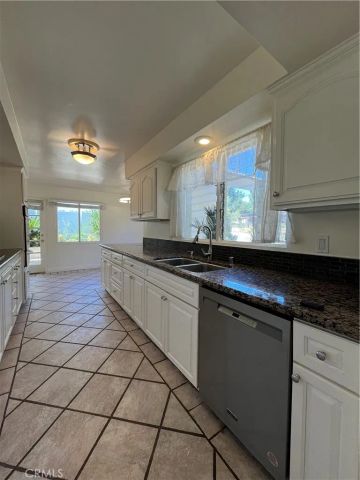 4527 Stark, Woodland Hills, CA 91364