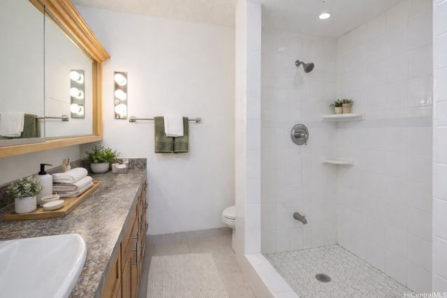 1655 Makaloa Street 1110, Honolulu, HI 96814