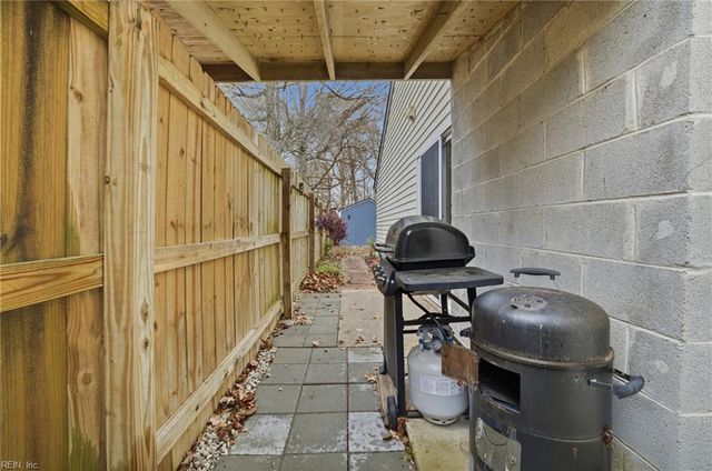 4096 Smokey Lake DR, Virginia Beach, VA 23462