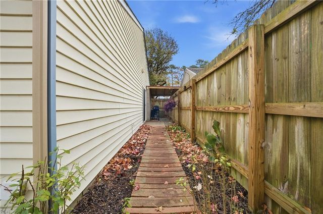 4096 Smokey Lake DR, Virginia Beach, VA 23462