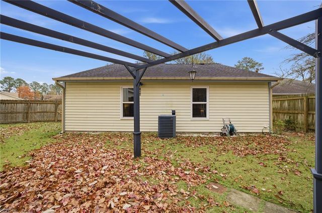 4096 Smokey Lake DR, Virginia Beach, VA 23462