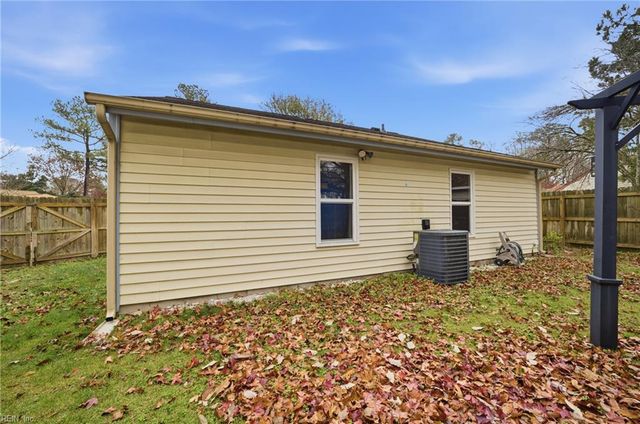 4096 Smokey Lake DR, Virginia Beach, VA 23462