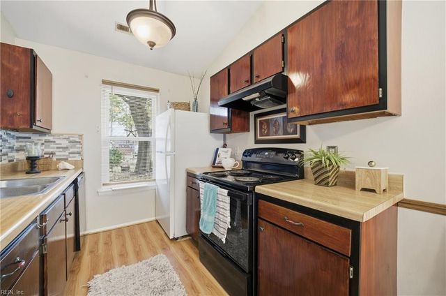 4096 Smokey Lake DR, Virginia Beach, VA 23462