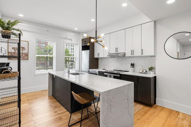 32 E Court Street, Cincinnati, OH 45202