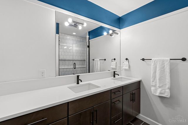 32 E Court Street, Cincinnati, OH 45202