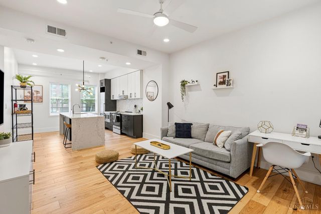 32 E Court Street, Cincinnati, OH 45202