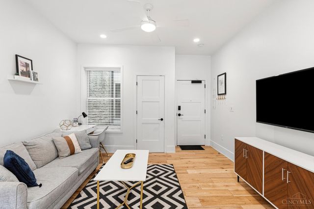 32 E Court Street, Cincinnati, OH 45202