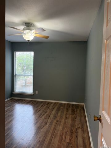 10502 Marengo Ln, San Antonio, TX 78254