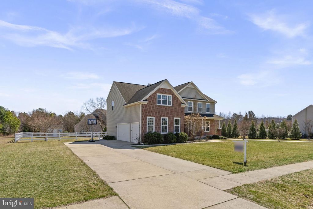 Image 2 of property listing at 1413 DELLA WAY, Davidsonville, MD 21035
