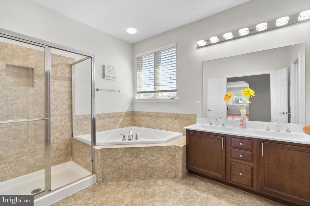 Image 39 of property listing at 1413 DELLA WAY, Davidsonville, MD 21035