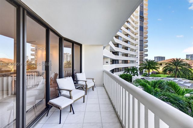 1000 Island Blvd 405, Aventura, FL 33160