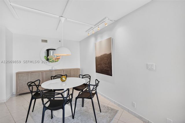 1000 Island Blvd 405, Aventura, FL 33160