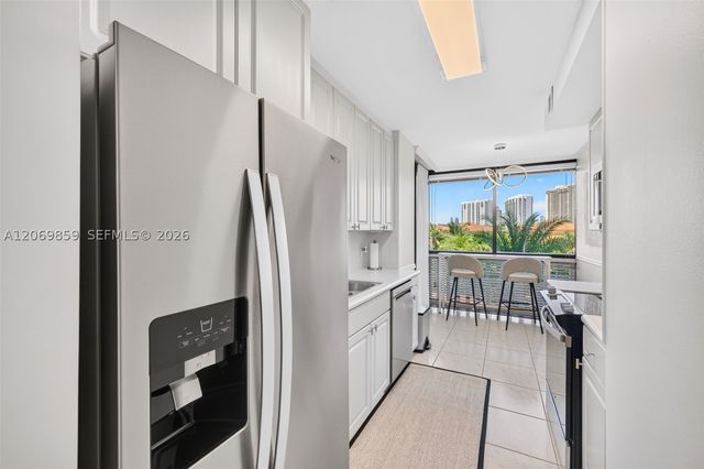 1000 Island Blvd 405, Aventura, FL 33160