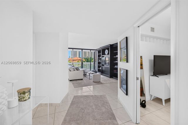 1000 Island Blvd 405, Aventura, FL 33160