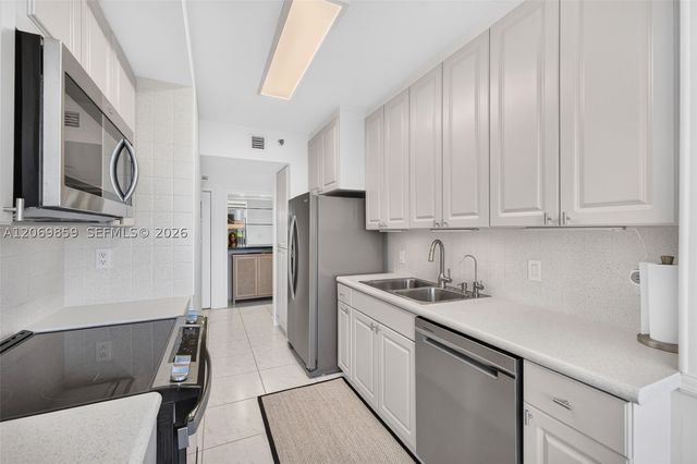 1000 Island Blvd 405, Aventura, FL 33160