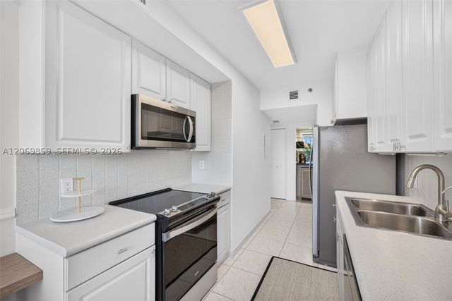 1000 Island Blvd 405, Aventura, FL 33160