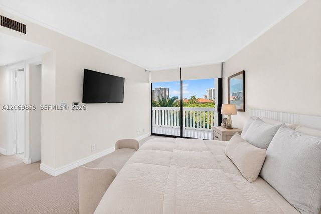 1000 Island Blvd 405, Aventura, FL 33160