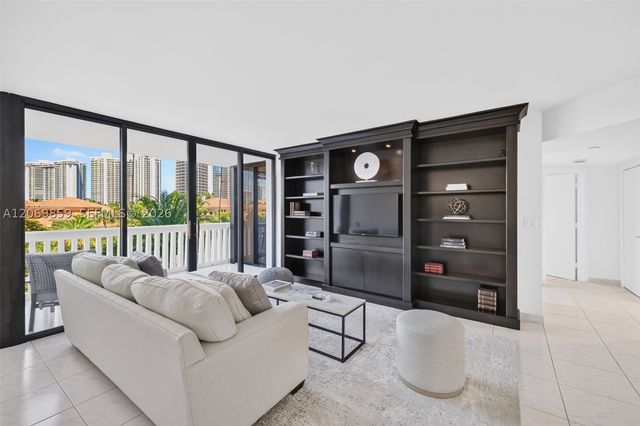 1000 Island Blvd 405, Aventura, FL 33160