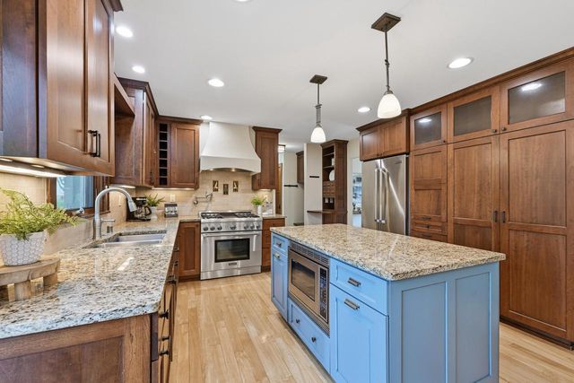 15270 Red Fox LANE, Elm Grove, WI 53122
