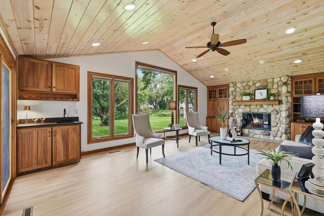 15270 Red Fox LANE, Elm Grove, WI 53122