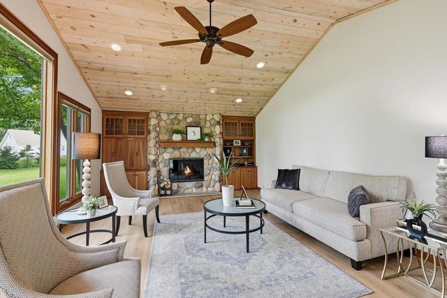 15270 Red Fox LANE, Elm Grove, WI 53122