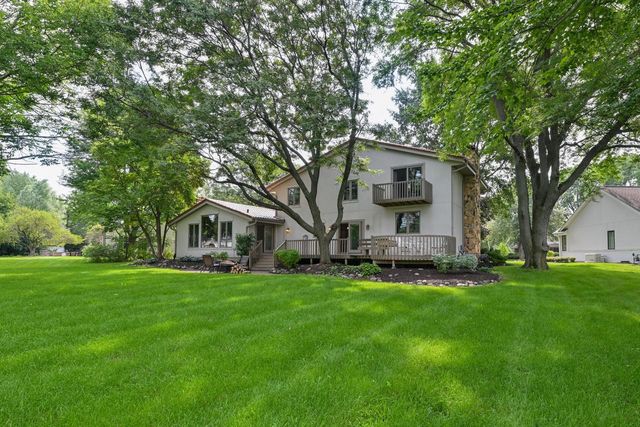 15270 Red Fox LANE, Elm Grove, WI 53122
