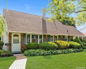 2510 2nd Street 2nd FL, East Meadow, NY 11554