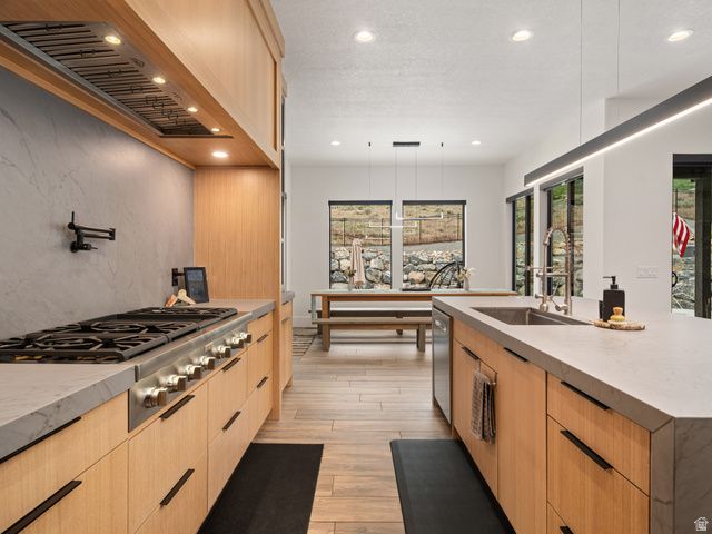 802 E NEBO AVE, North Ogden, UT 84414