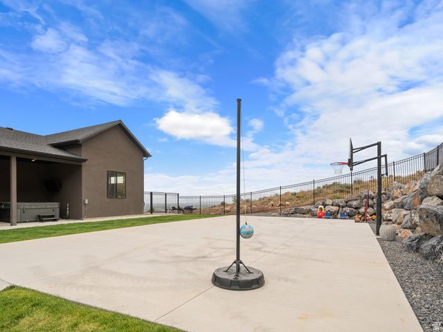 802 E NEBO AVE, North Ogden, UT 84414