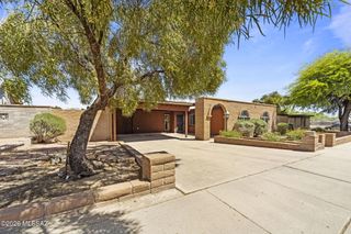2942 W Vermont Street, Tucson, AZ 85746