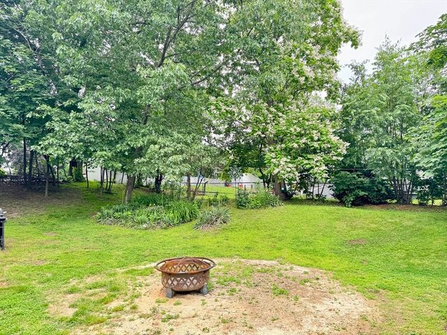 169 Beauchamp Ter, Chicopee, MA 01020