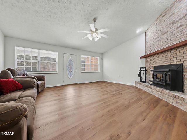 786 Pine Mountain Road, Pigeon Forge, TN 37863