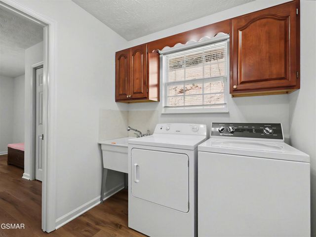 786 Pine Mountain Road, Pigeon Forge, TN 37863