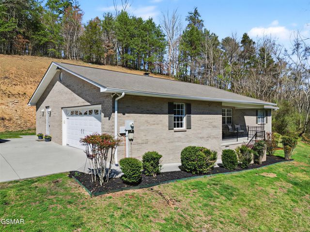 786 Pine Mountain Road, Pigeon Forge, TN 37863