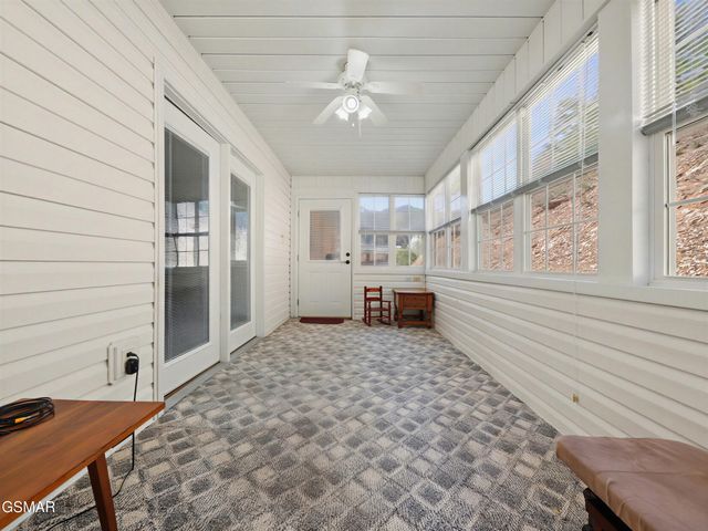 786 Pine Mountain Road, Pigeon Forge, TN 37863