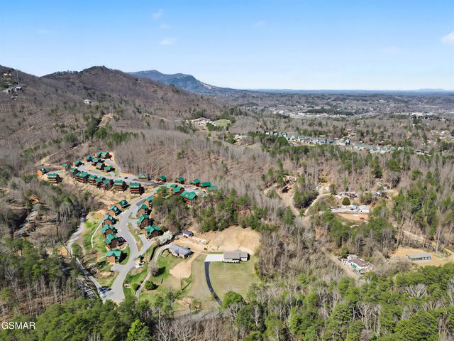 786 Pine Mountain Road, Pigeon Forge, TN 37863